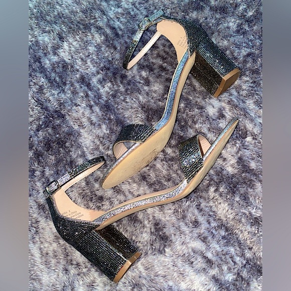 DB Studio Thin Ankle Strap Block Heel Sandals - Picture 4 of 6